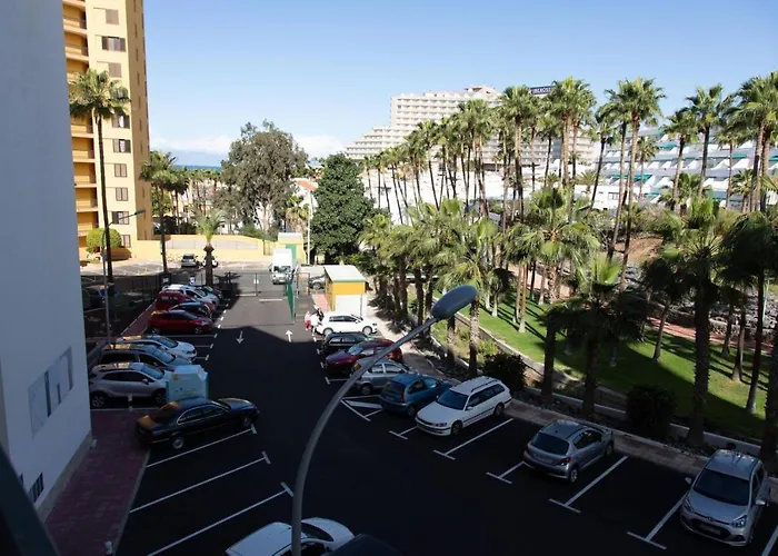 Modern With Pool And Wifi