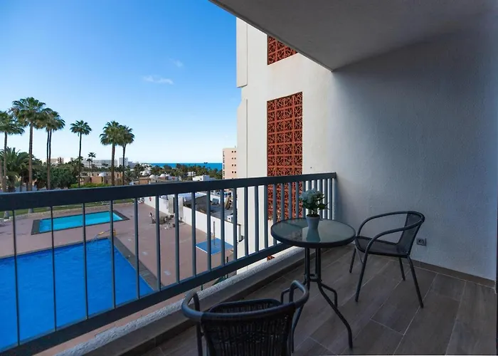 Modern With Pool And Wifi Apartment