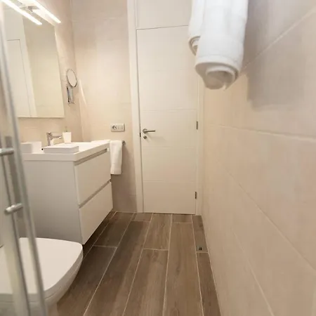 Modern With Pool And Wifi * Playa Feñabe